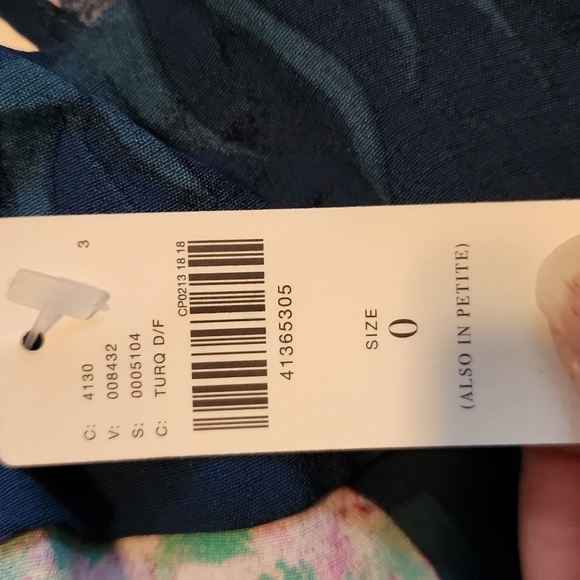 Gorgeous Maeve Cold Shoulder Dress - Picture 11 of 11